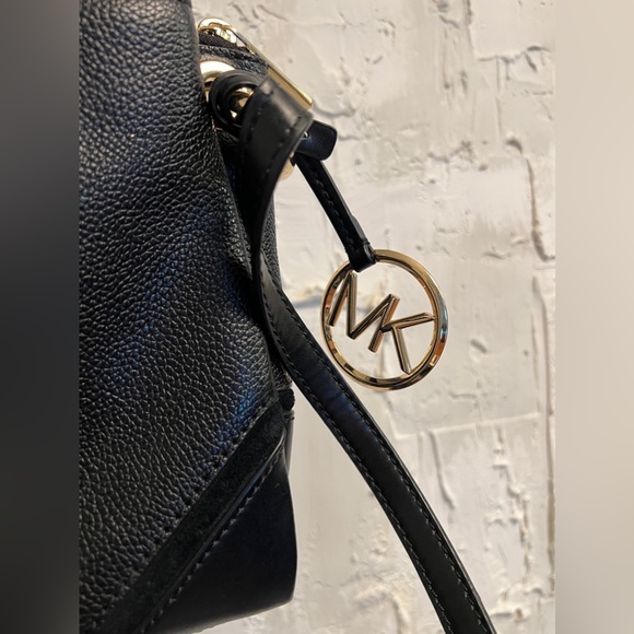 Michael Kors Crossbody - Picture 3 of 6